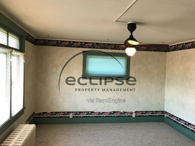 Foto del edificio - 711 2nd St