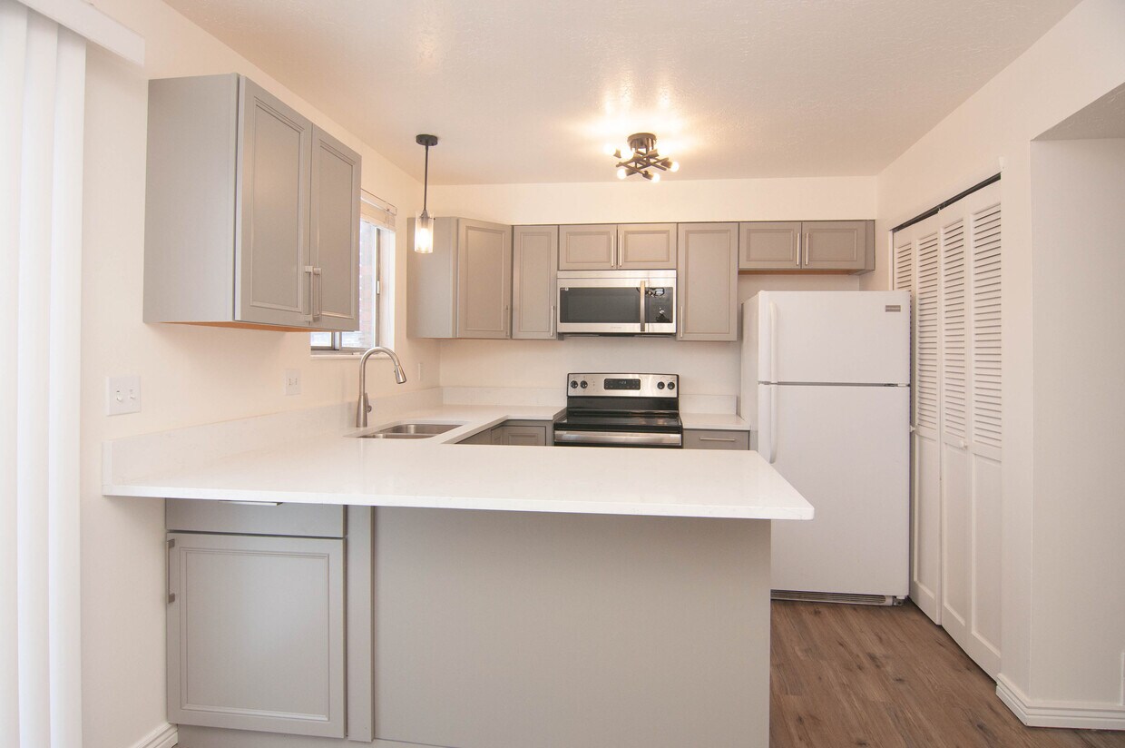 goregous new kitchen with quartz countertops - 2824 W 5600 S