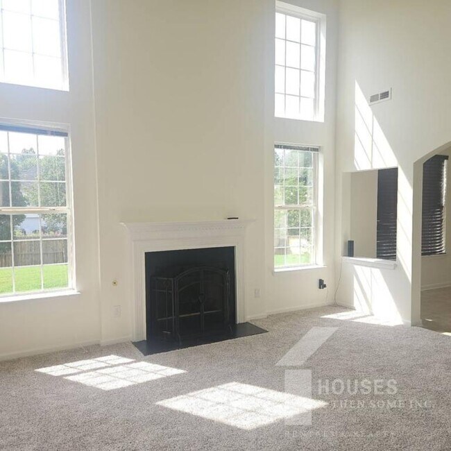 Foto del edificio - 213 Worcester Ln