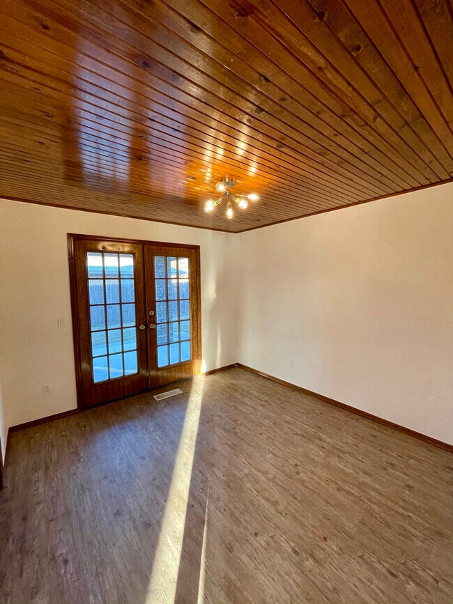 Foto del edificio - 1425 Pickford Ln