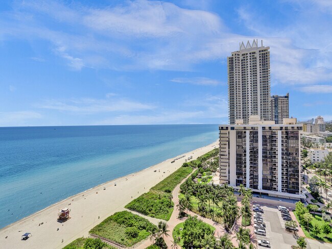 Foto del edificio - 6365 Collins Ave