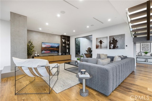 Building Photo - 18296 Karen Dr