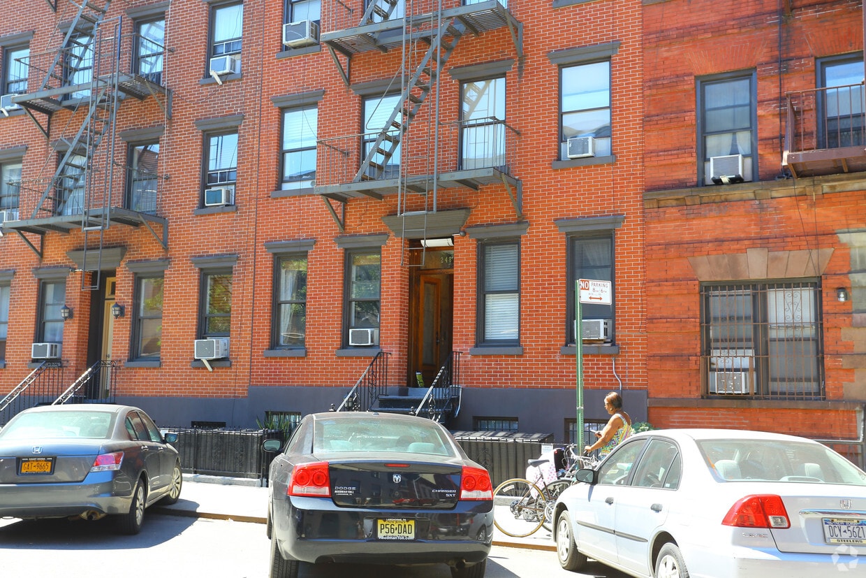 Building Photo - 248 W 20th St