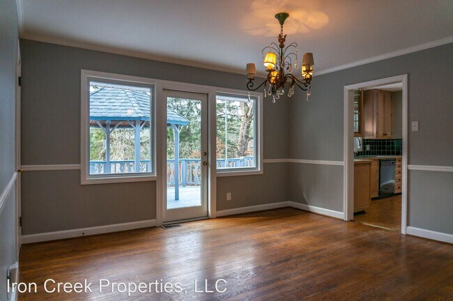 Foto del edificio - 3 br, 2 bath House - 73 Grovewood Road