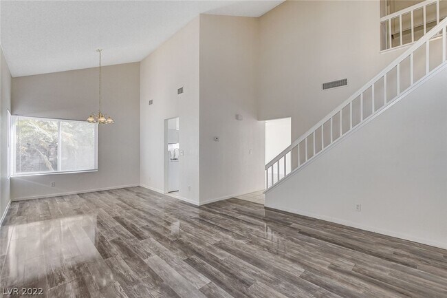 Foto del edificio - 4642 Denwood Dr