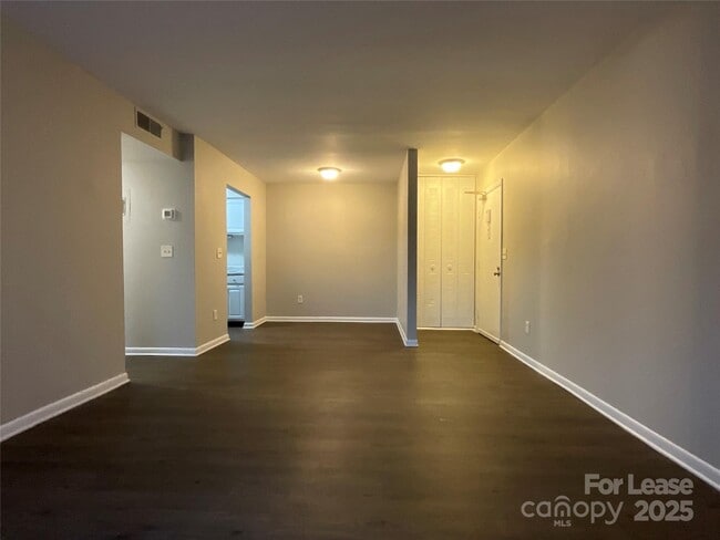 Foto del edificio - 238 Orchard Trace Ln