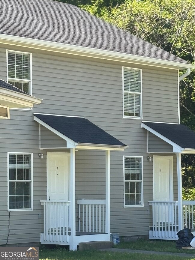 Building Photo - 97 Lily Dr