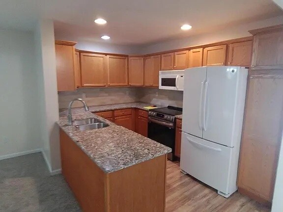 Building Photo - 1119 Sunset Dr