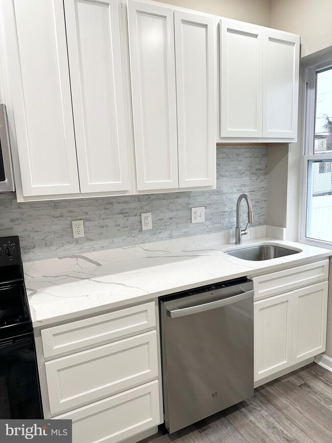 Building Photo - 2522 Woodbrook Ave