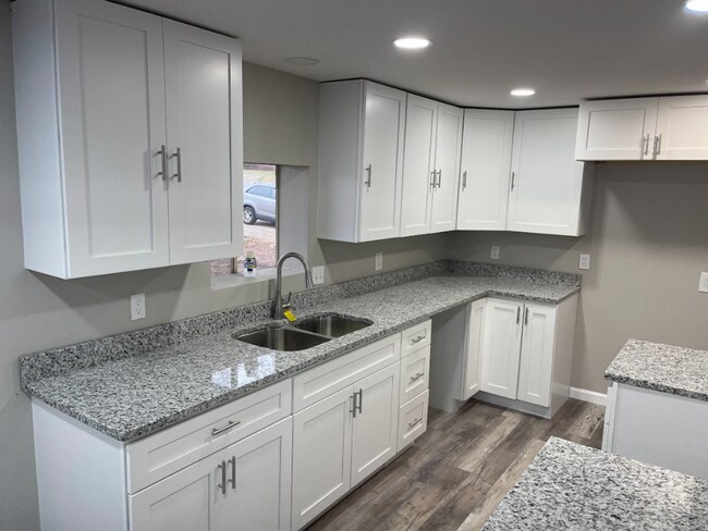 Foto del edificio - Beautiful 3 Bedroom 2 Bath Home! MOVE IN SPECIAL!