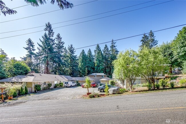 4105 Kennedy Dr, Bremerton, WA 98312 - Townhome Rentals in Bremerton WA