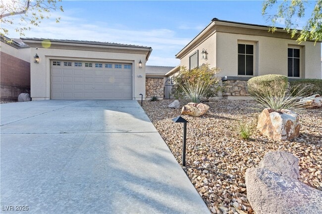 Building Photo - 2685 La Boutique St