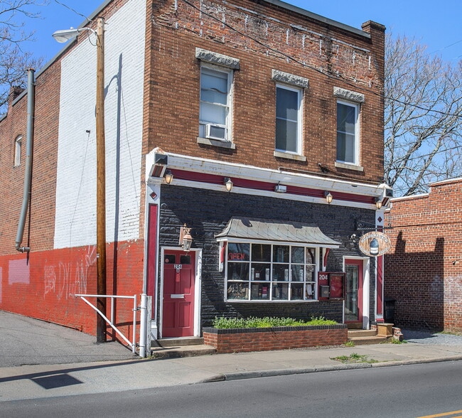Building Photo - 2604 Grove Ave