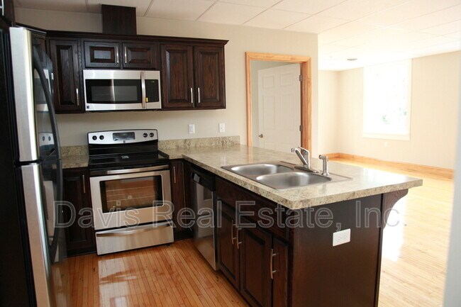 Building Photo - 110 E Bald Eagle St