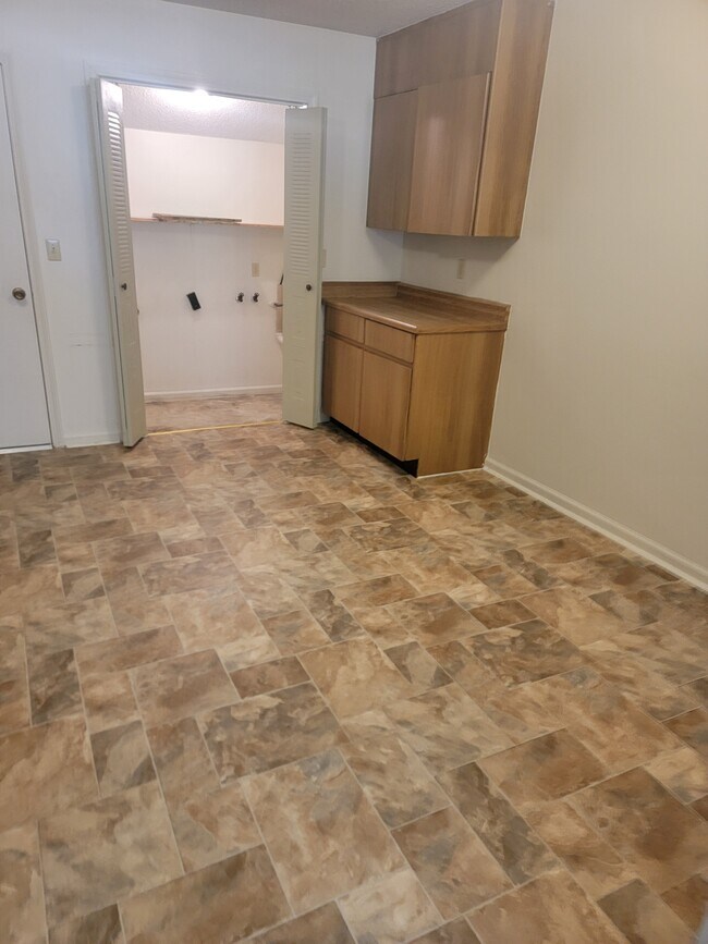 Building Photo - 8457 Shawn Ridge Dr