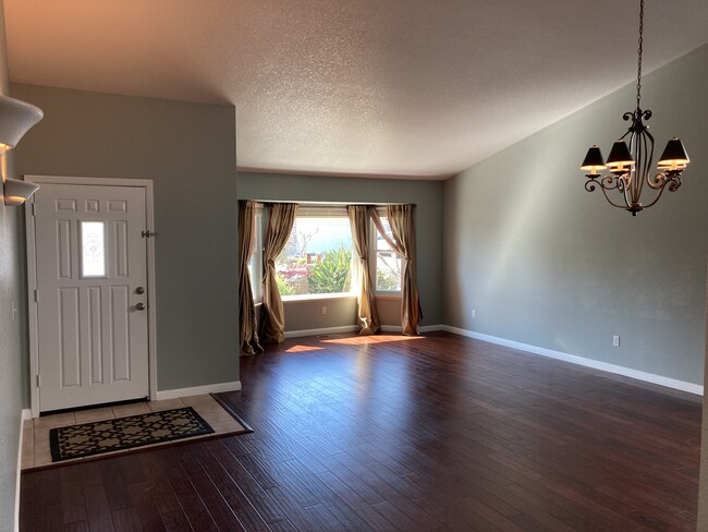 Building Photo - 9232 Piccadilly Cir