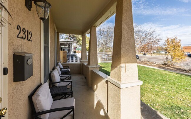 Foto del edificio - Stunning 3 Bedroom House in The Old North End