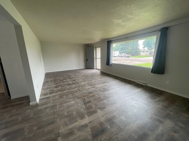 Foto del edificio - 3 Bedroom, 2 Bathroom House - Pet Friendly!