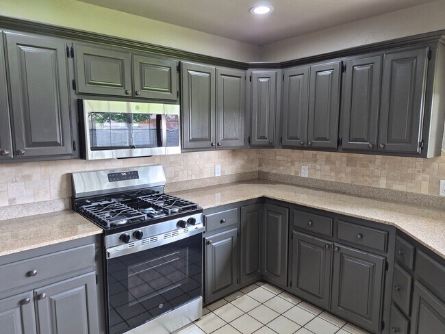 Foto del edificio - 123 Meadows Ln
