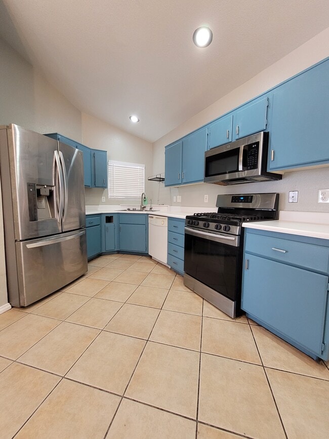 Building Photo - 5104 Crystal Breeze Ln