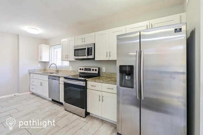 Building Photo - 943 Owens Rd, Oxon Hill, MD, 20745