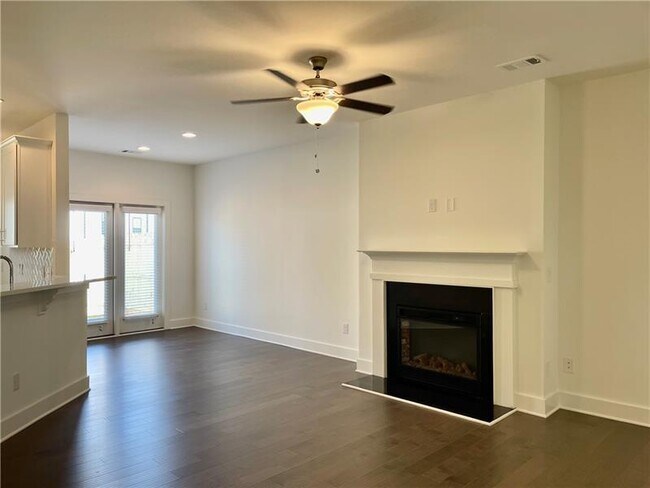 Foto del edificio - 159 Auburn Run Ln