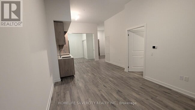 Building Photo - 15 Skyridge Dr