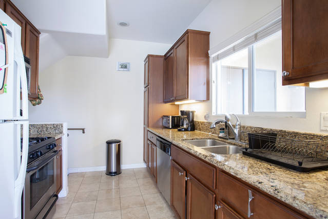 Foto del edificio - 637 E 223rd St