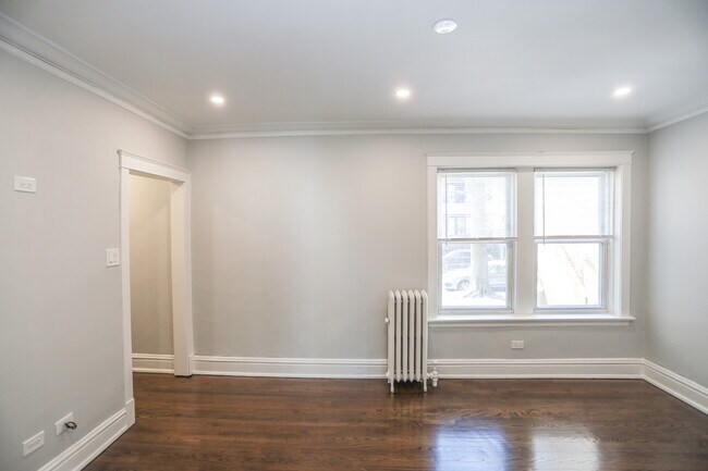 Building Photo - 3949 N Hoyne Ave
