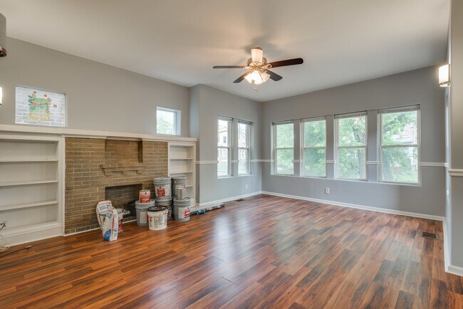 Building Photo - 1326 E 72nd St