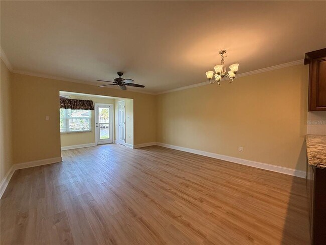 Foto del edificio - 4533 Marine Pkwy