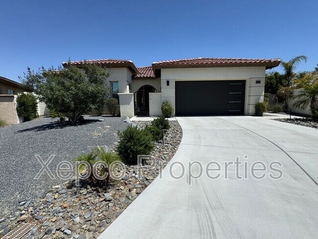 Building Photo - 74635 Tesla Dr