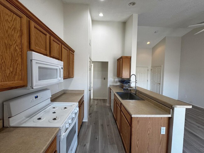 Foto del edificio - 1105 Meadowlark Way SE