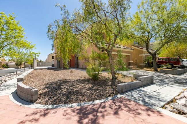 Building Photo - 2 Story 4 Bedroom Corner Lot with RV Parki...