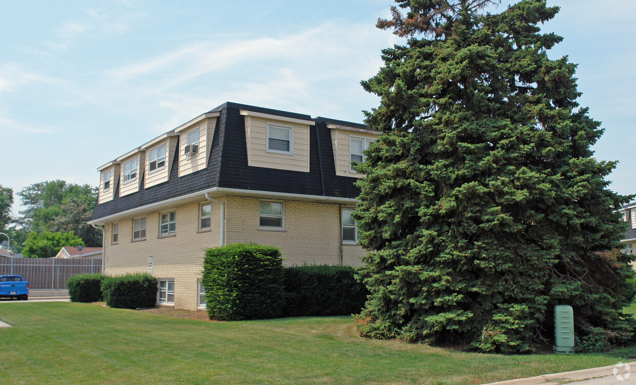 Building Photo - 9733-9737 Lorraine Dr