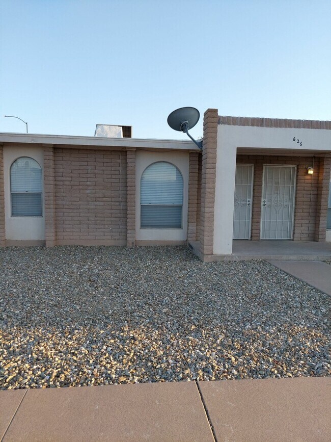 exterior - 626 N. Drew St. E