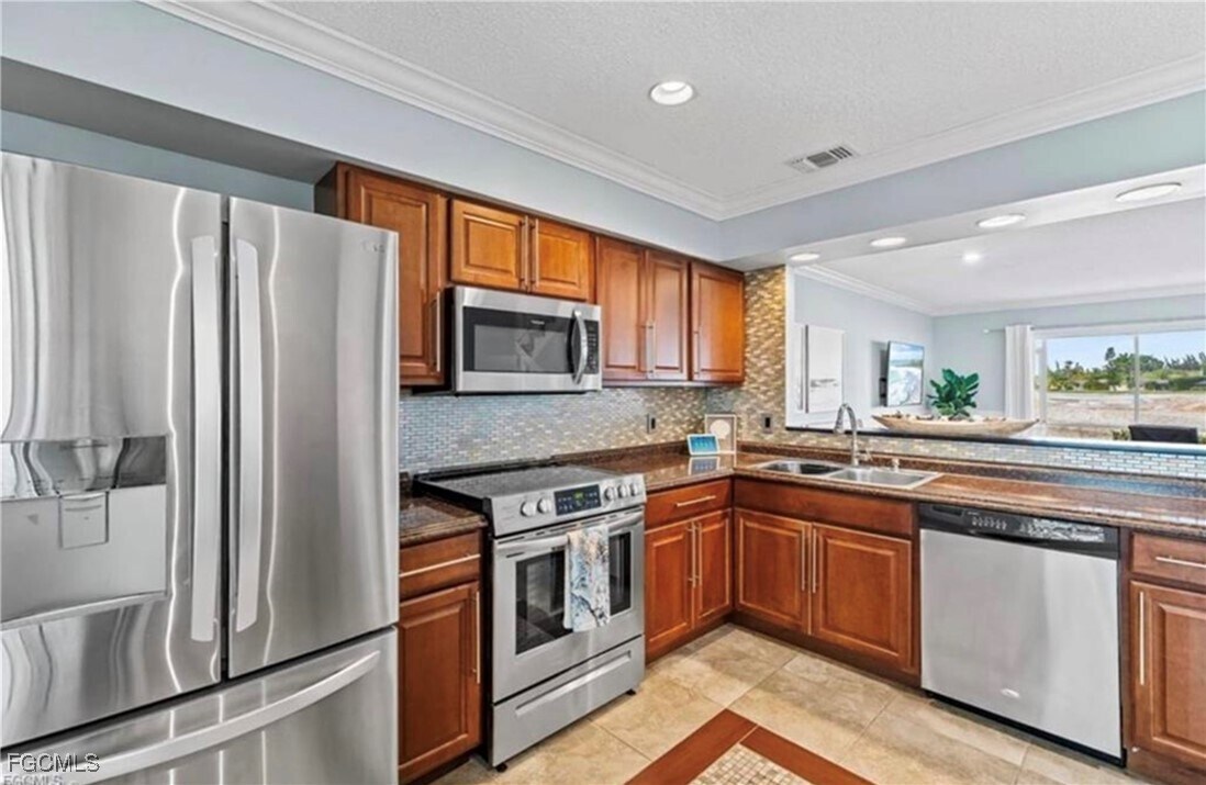 Foto principal - 25486 Cockleshell Dr