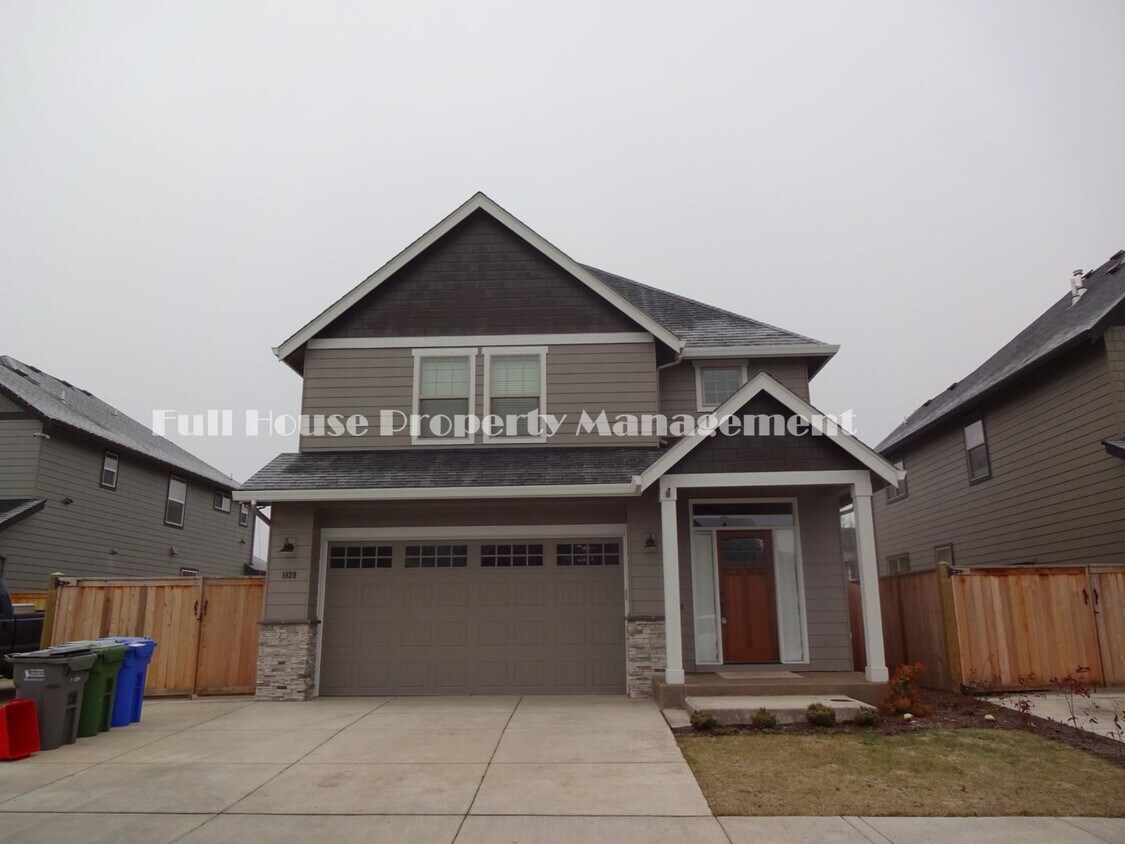 Primary Photo - Fantastic Two Story 4 Bedroom/ 2.5 Bath Ho...