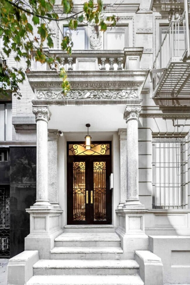 Foto del edificio - 125 E 83rd St