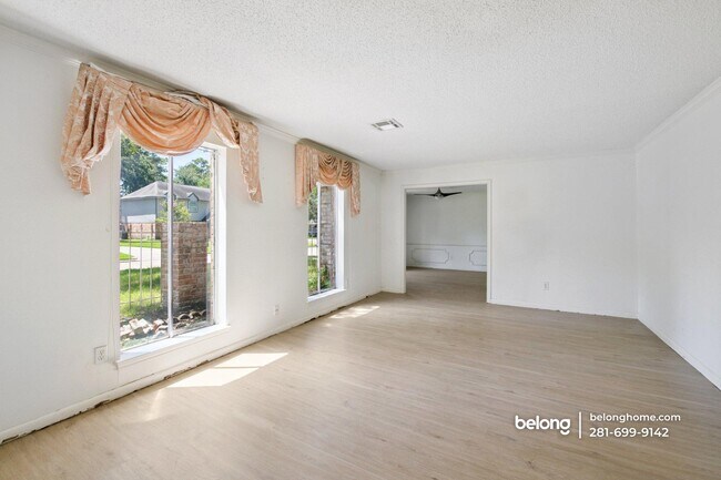 Foto del edificio - 5914 Havenwoods Dr