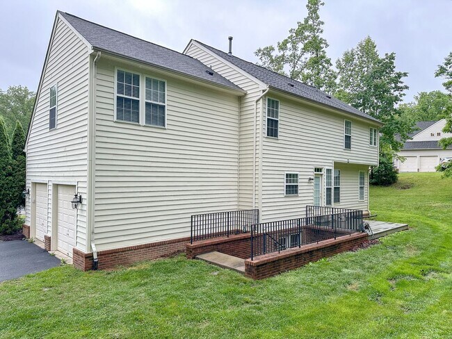 Foto del edificio - Reedy Creek 5bed/4Bath House