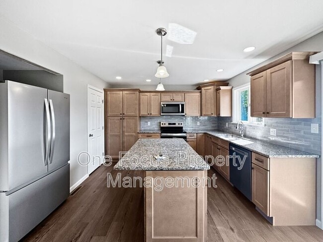 Foto del edificio - 556 Becker St