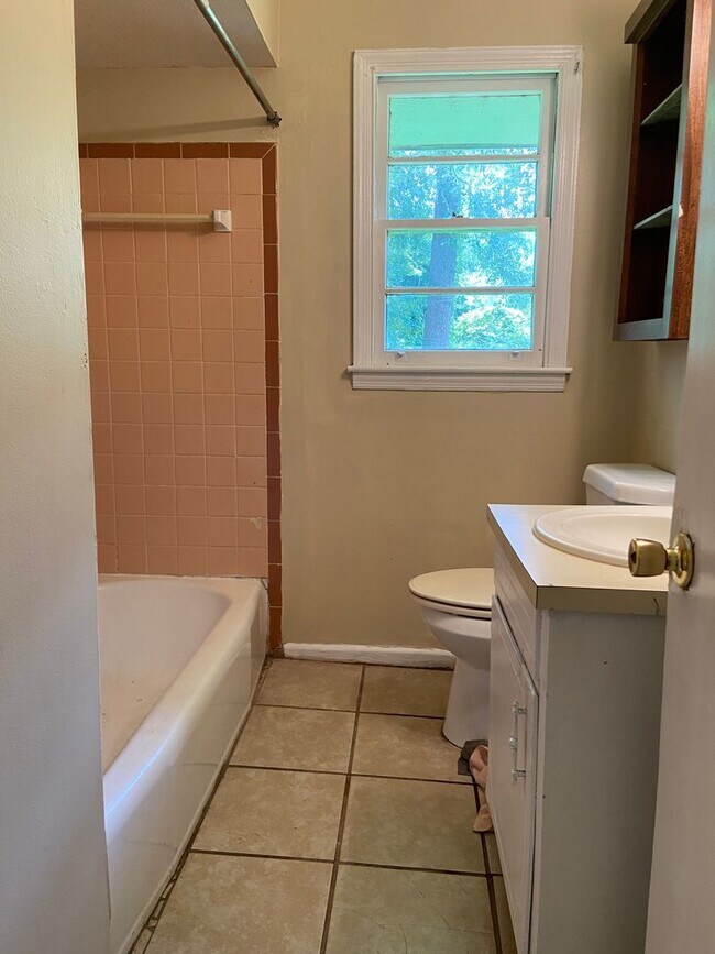 Building Photo - 4816 Wellborn Dr
