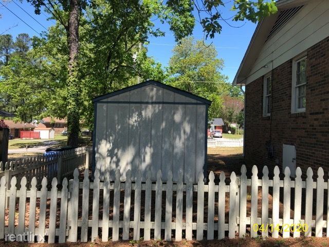 Foto del edificio - 3 br, 2 bath House - 7651 Fletcher Ave