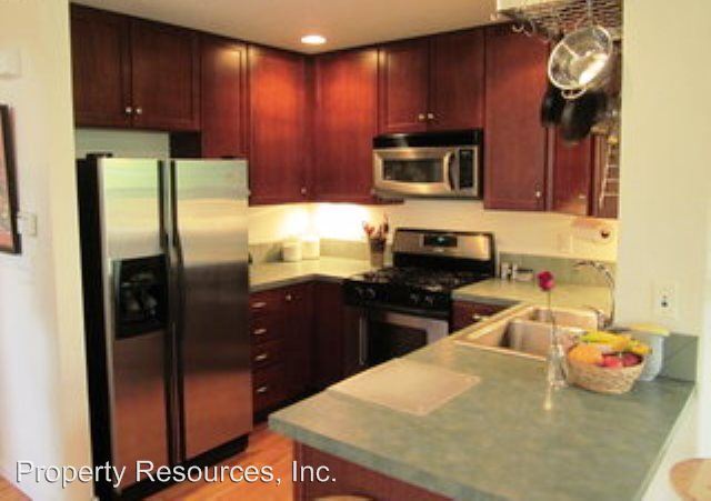 Building Photo - 925 Snowberry St