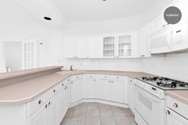 Building Photo - 125 West 227th Street
