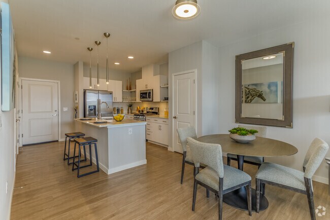 2BR, 2BA 1,090SF - Inova