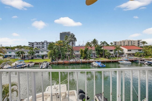 Foto del edificio - 16565 NE 26th Ave