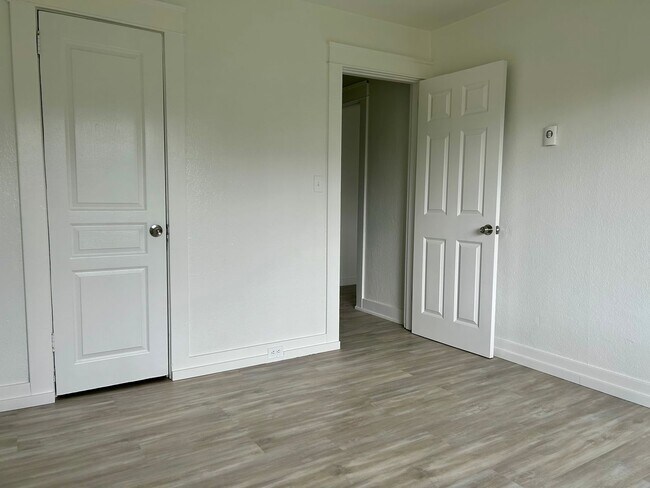 Foto del edificio - 1020 W Heron St