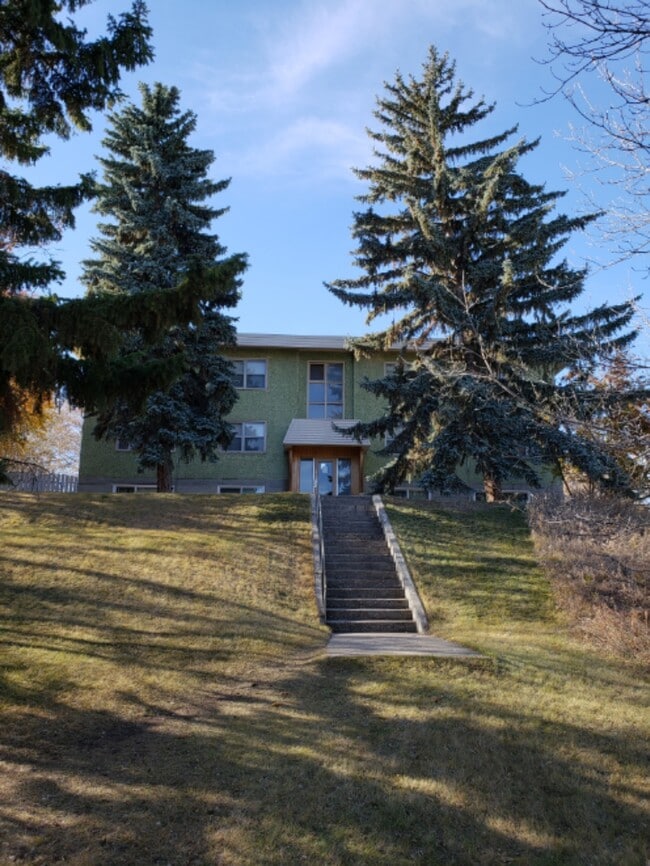 Building Photo - 0 Bed 0 Bath Unit in Red Deer, AB